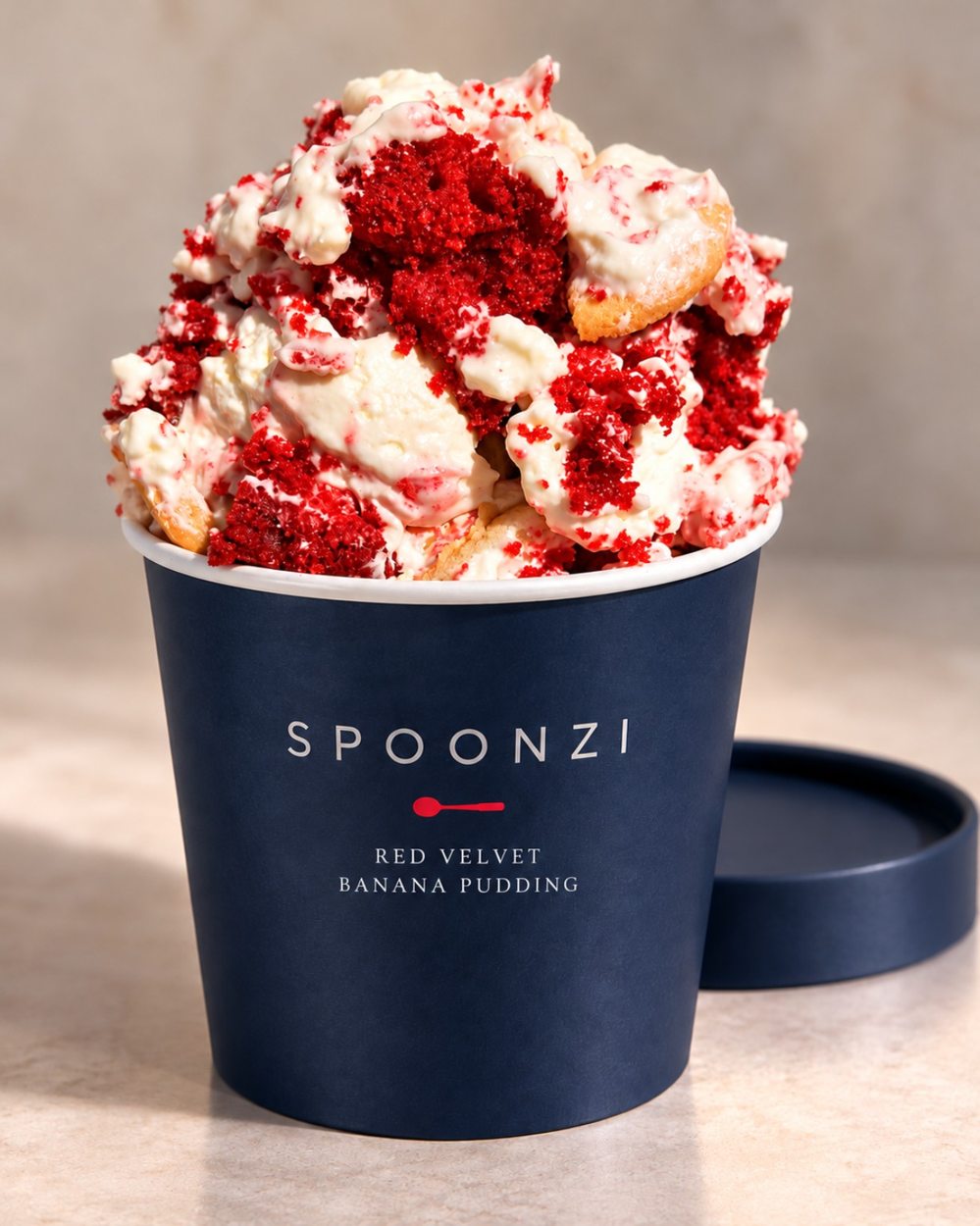 SPOONZI Red Velvet Banana Pudding in a navy pint